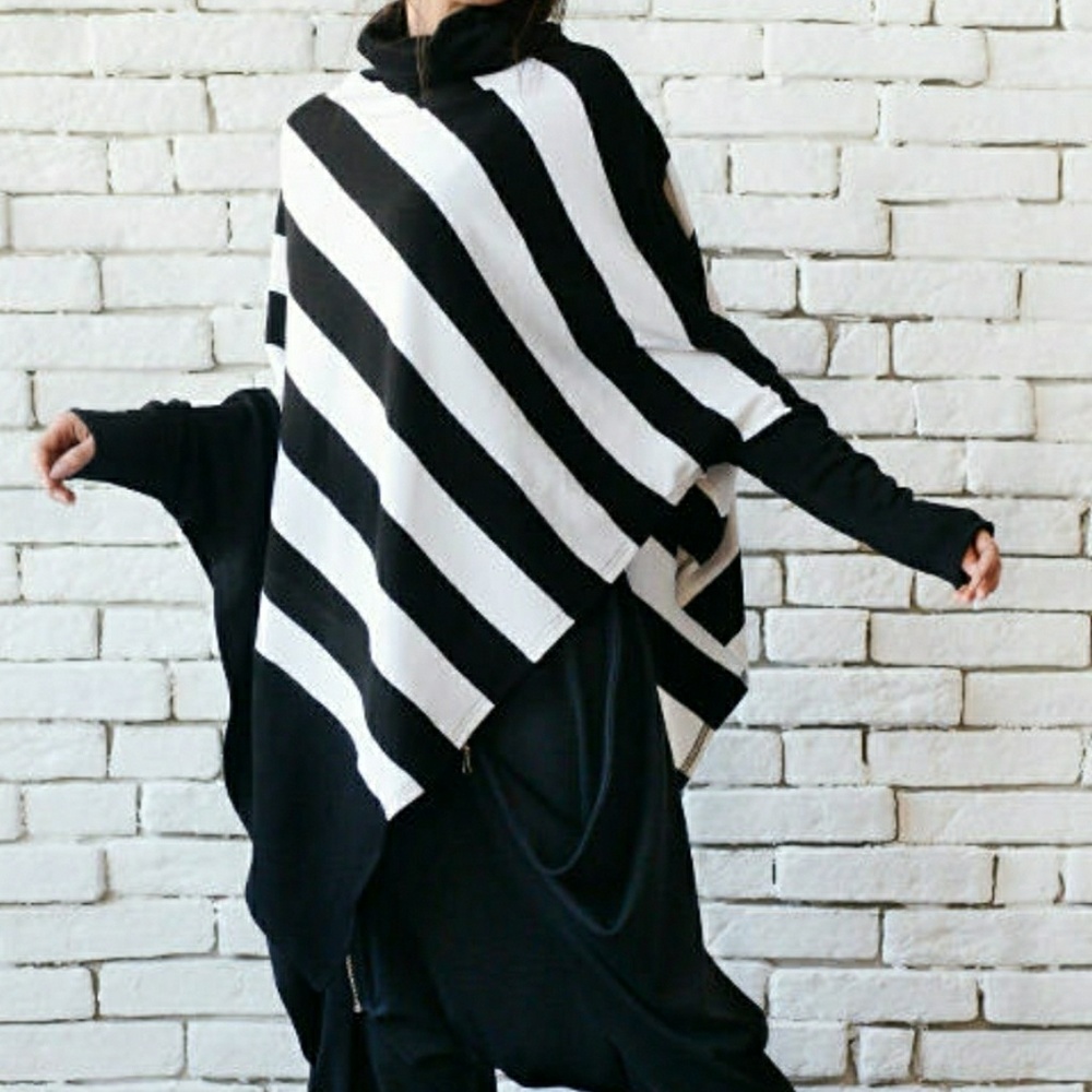 Black and White Poncho/Half Sleeve Maxi Sweater